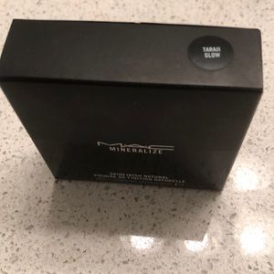 LE MAC Mineralize Skinfinish Natural - Taraji Glow